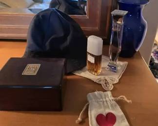 MO190Perfume and more