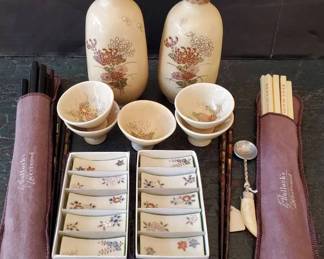 MO230Vintage Japanese Sake Bottles And More 