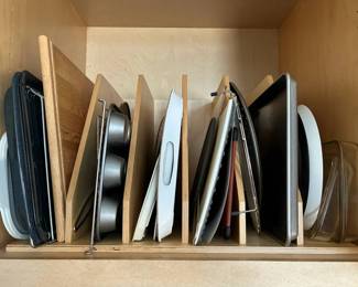 MO206Miscellaneous KitchenWare Mystery Lot