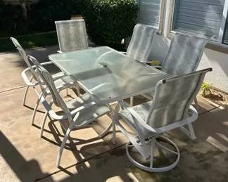 MO174Outdoor table and six chairs