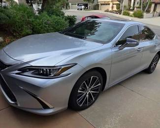 MO167V2023 Lexus ES 300h