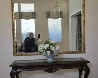 MO222Entry table and mirror