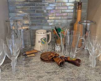 MO112Wine Serving Collection With Stirrers