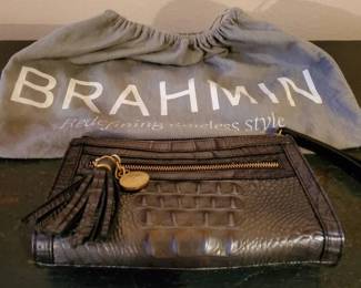 MO266Brahmin Daisy Wristlet