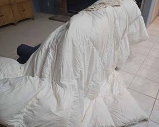 MO269Versailles Scandinavian Down Comforter