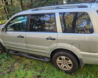 2004 Honda Pilot, runs, 220,314 miles Title in Hand. $1,500 cash, $1,650 card. For sale by owner.