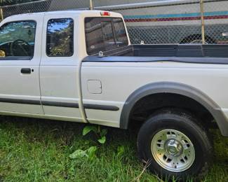 1995 Ford Ranger, not running, make offer. Title in Hand.