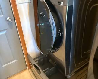 Samsung Front Loading Washer – like new – WITH 27” pedestal storage drawer
Samsung Front Loading Dryer – like new – WITH 27” pedestal storage drawer      SOLD SEPARATELY
