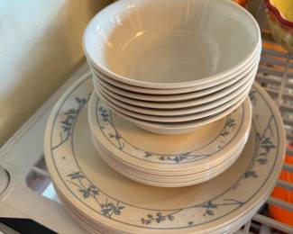 Corelle dish set