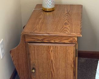 Night stand / magazine rack