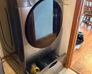 Samsung Front Loading Washer – like new – WITH 27” pedestal storage drawer
Samsung Front Loading Dryer – like new – WITH 27” pedestal storage drawer      SOLD SEPARATELY
