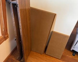 Amazing Dining Room table - 30.5” H x 50” L x 42” W - 2 captains chairs, 4 armless chairs, 2 leaves - 12” each