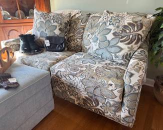 Smith Brothers Botanical Loveseat