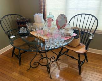 Charleston Forge Etrusche Table