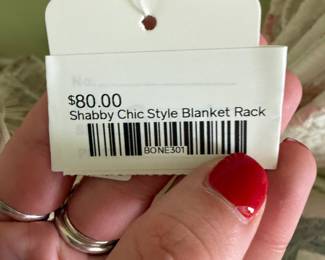 Shabby Chic Style Blanket Rack