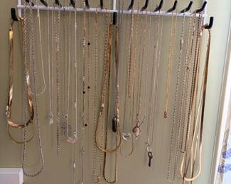 Necklaces, chains and pendants