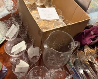 26 piece glassware set