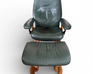50 EkornesGreenLeatherStresslessChairOttoman