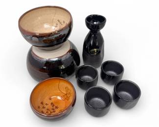 94 NewinBoxJapaneseSakeSetUtsuwaJapanBottleCups3Bowls
