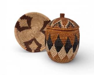 17 ZuluHandwovenLiddedBasketwMatchingSaucerTray