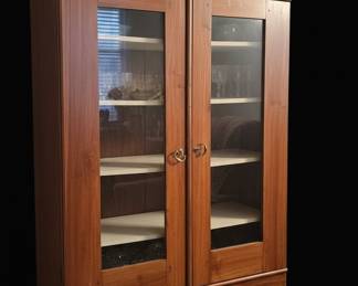 Antique Cherry Wood China Cabinet with Scalloped Top