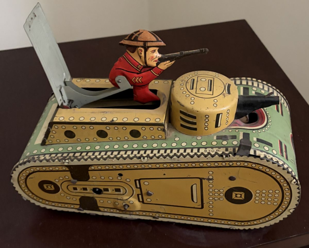 Vintage Marx Tin Litho Wind Up Doughboy Tank 