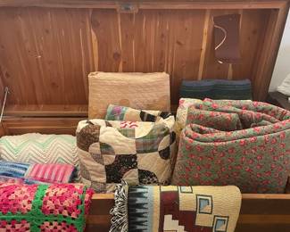 Vtg Quilts & Afghans