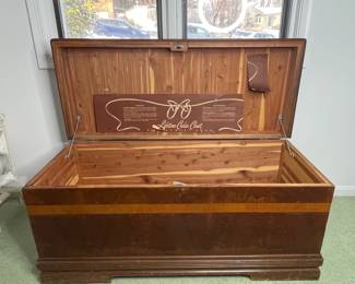 Vintage Lane Cedar Chest