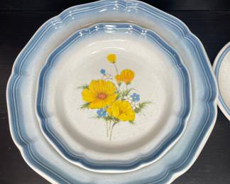 Mikasa Country Club 'Amy' Pattern Dinnerware Vtg