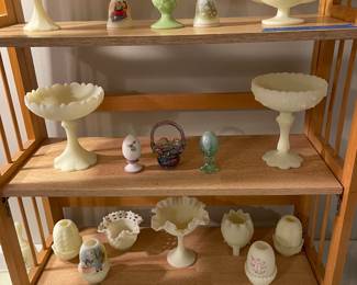 Assorted Fenton glass collectibles 