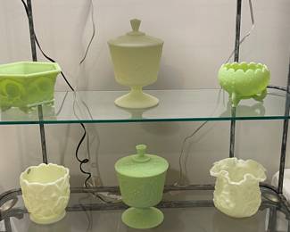 Assorted Fenton glass 