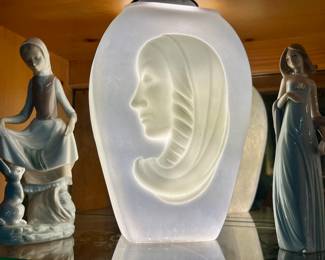 Lot #104: Lladro and STUNNING Lladroesque Vase