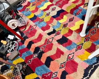 Lot #93: Modern Persian Hand Knotted Wool Area Rug (5.4 x 7.2)