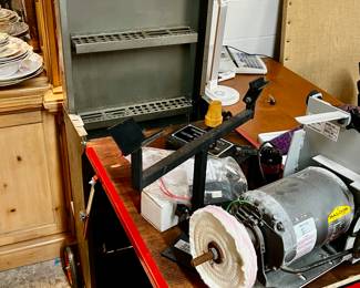 Lot #121: Vintage Portable Tool Box