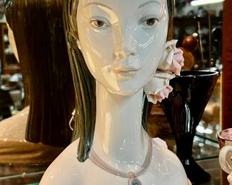 Lot #82: Llardo Maja Head with Flowers