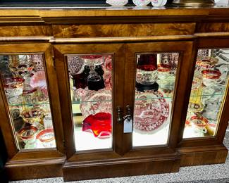 Lot #110: Lit Console Display Cabinet