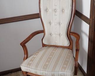 DINING CHAIR