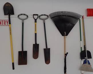 GARDEN LAWN TOOLS