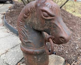 Iron Horsehead Pitch Post