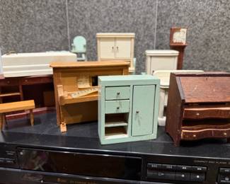 Miniature Doll House Furniture 