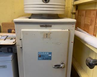 General Electric Vintage Frig 