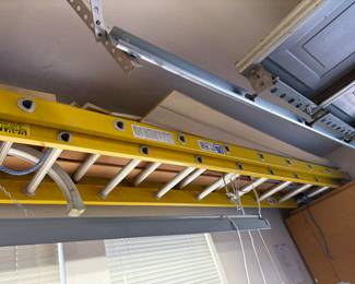 Extra large, extending ladder