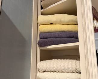 Bath towels and beach towels