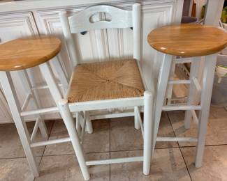 White farmhouse barstools