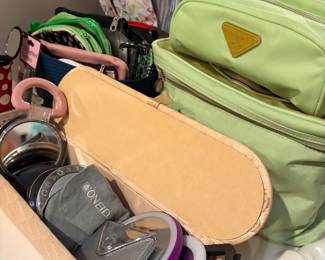 Pocket size, mirrors, and cosmetic bags