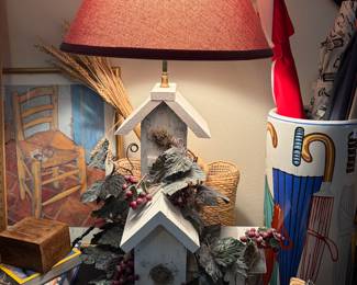 Farmhouse birdhouse lamp