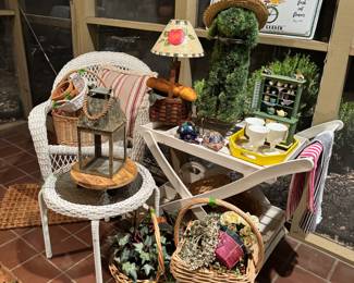 Outdoor spring decor