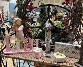 More wall Decor, Giant Spring Wreath