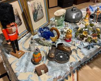 Collectible Porcelain, clay,  animals, Vintage Wall Art, and more.