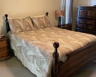 Queen Bed Excellent condition
